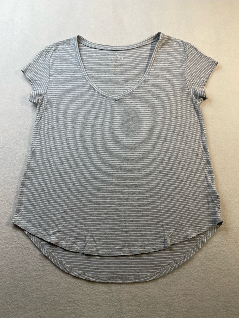 American Eagle Outfitters Light Gray Striped V-Neck Short Sleeve Top SIZE S